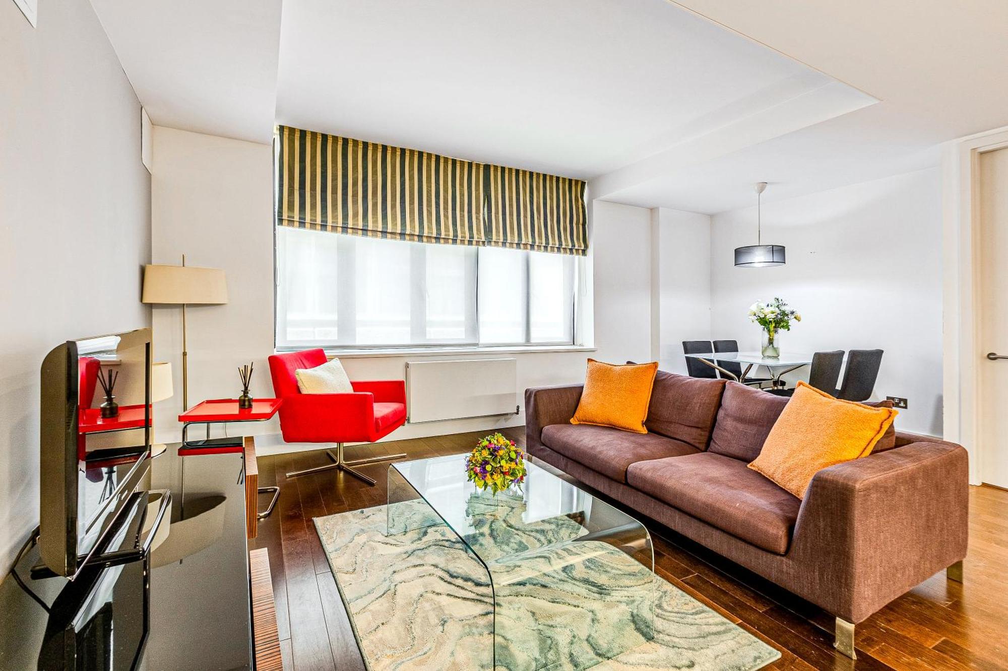 Stunning Serviced Apartments, Steps From Monument Station Appartement