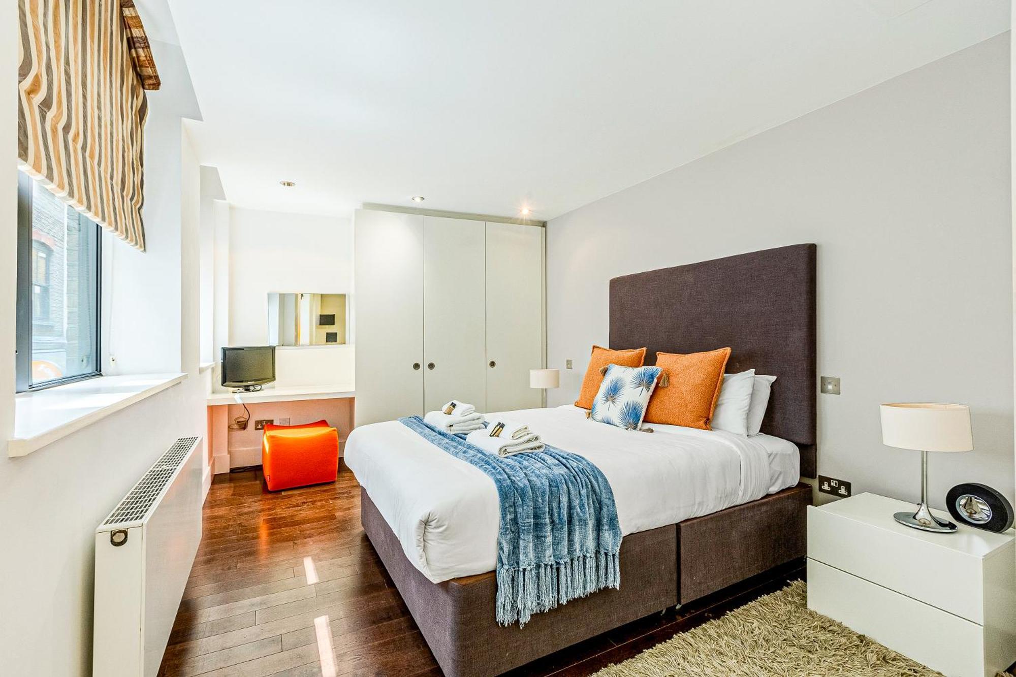 Stunning Serviced Apartments, Steps From Monument Station