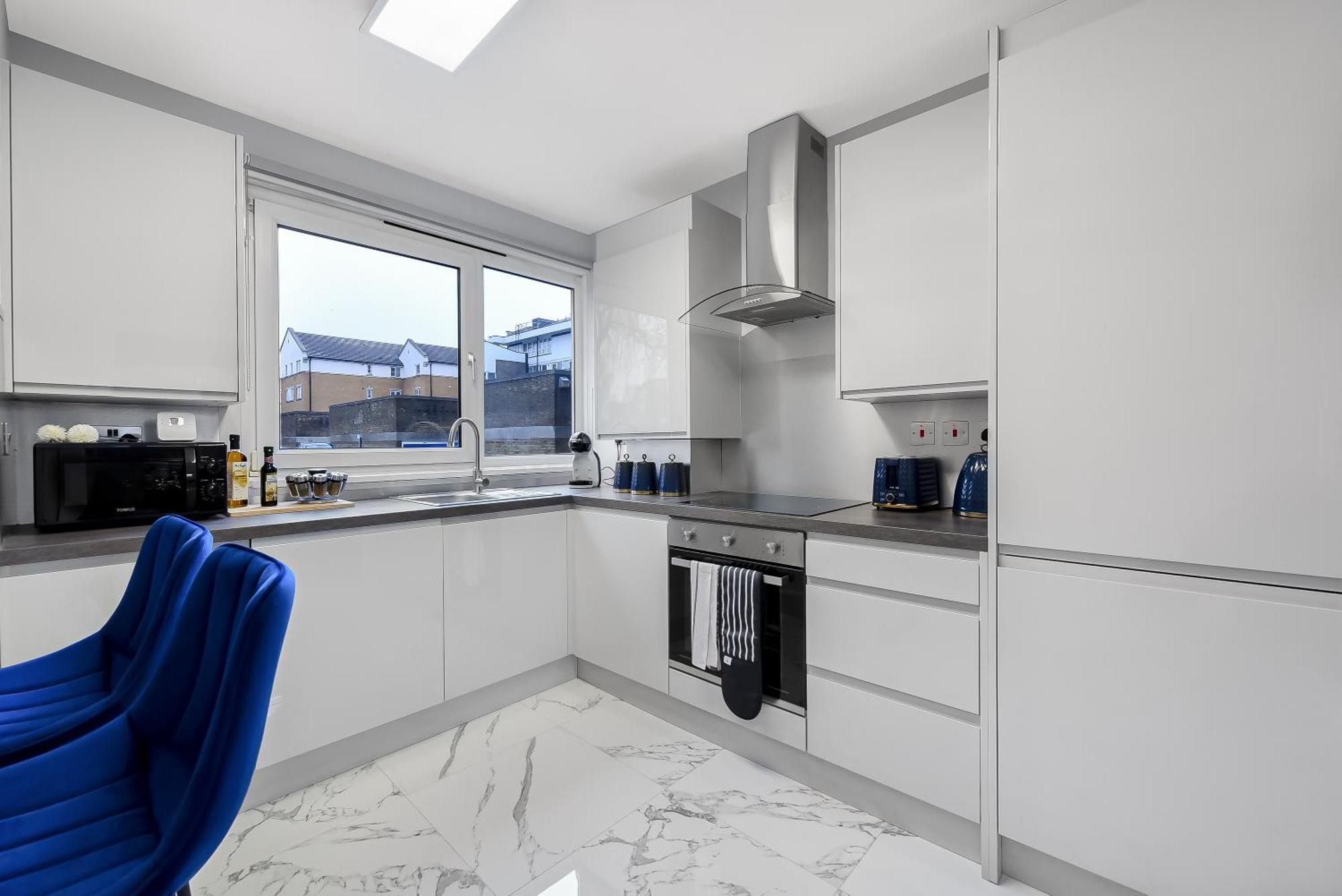 Appartement Lovely 4 Bedroom With Outdoor Space