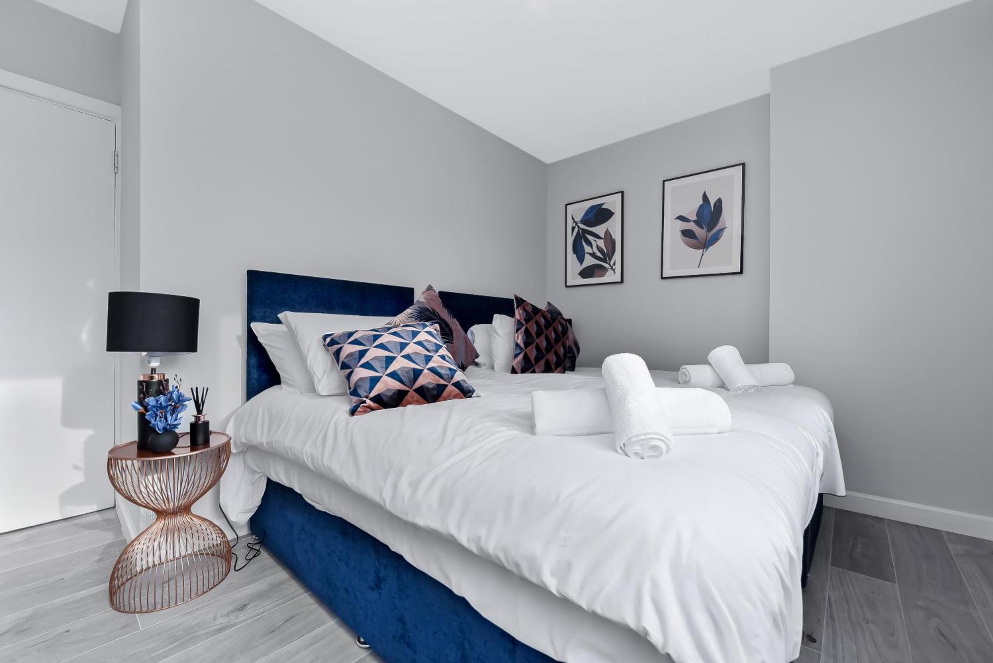 Lovely 4 Bedroom With Outdoor Space Londres