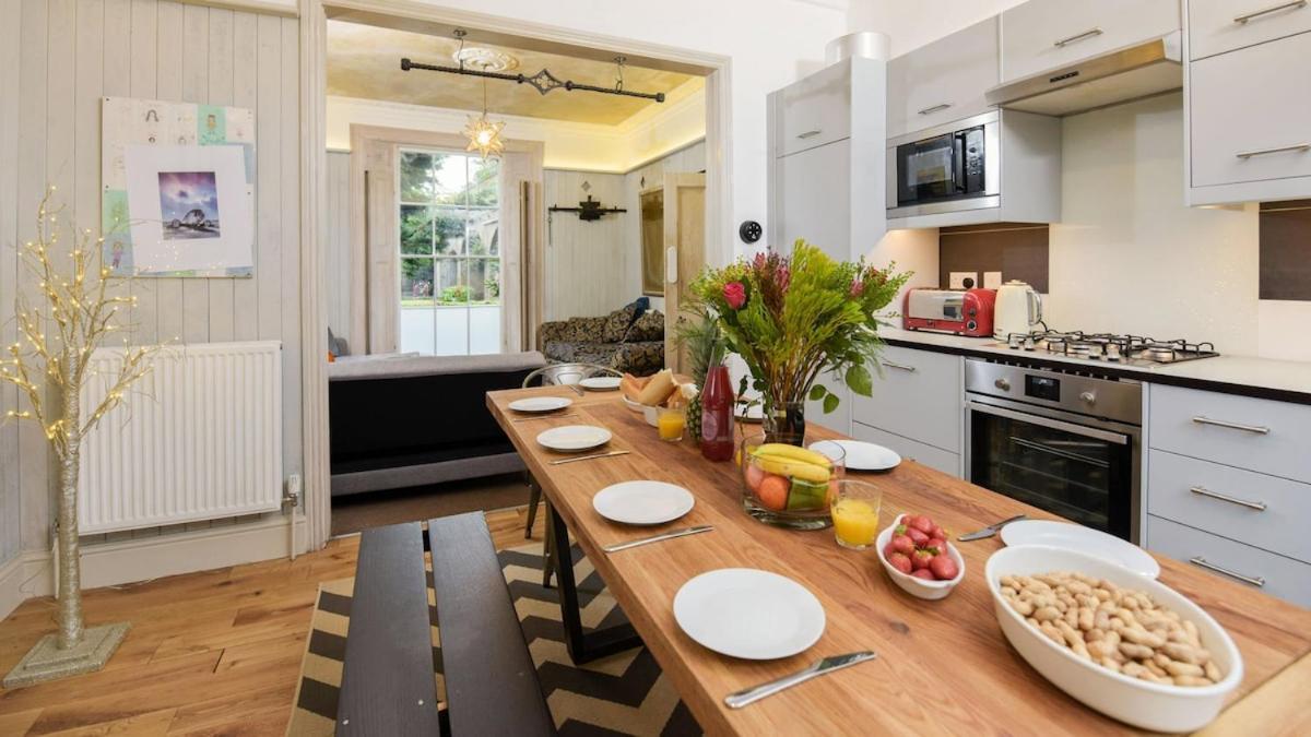 The Camden Chic Townhouse - Accommodates 14 Guests * Londres