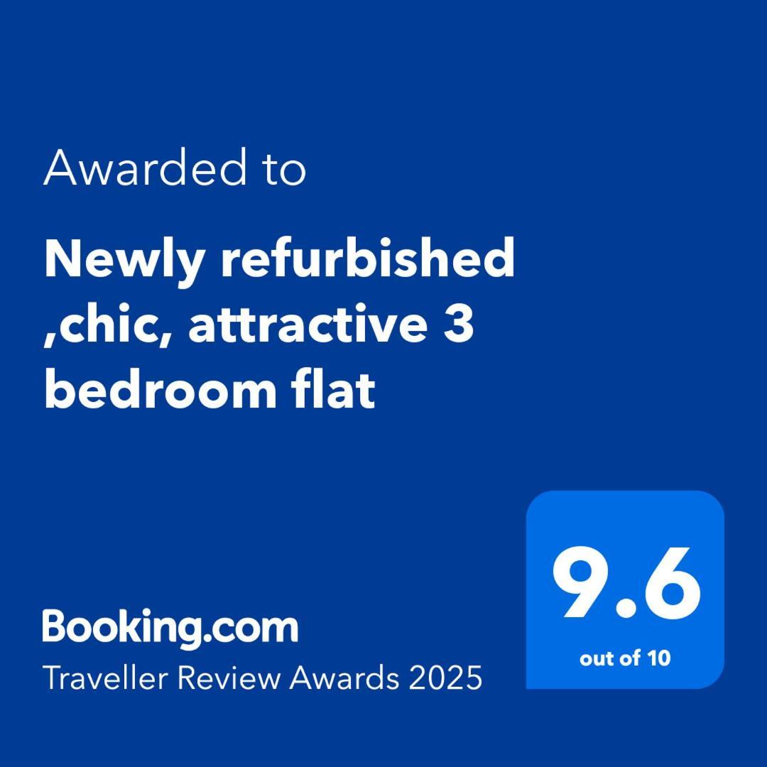 Newly Refurbished ,chic, Attractive 3 Bedroom Flat Apartamento *