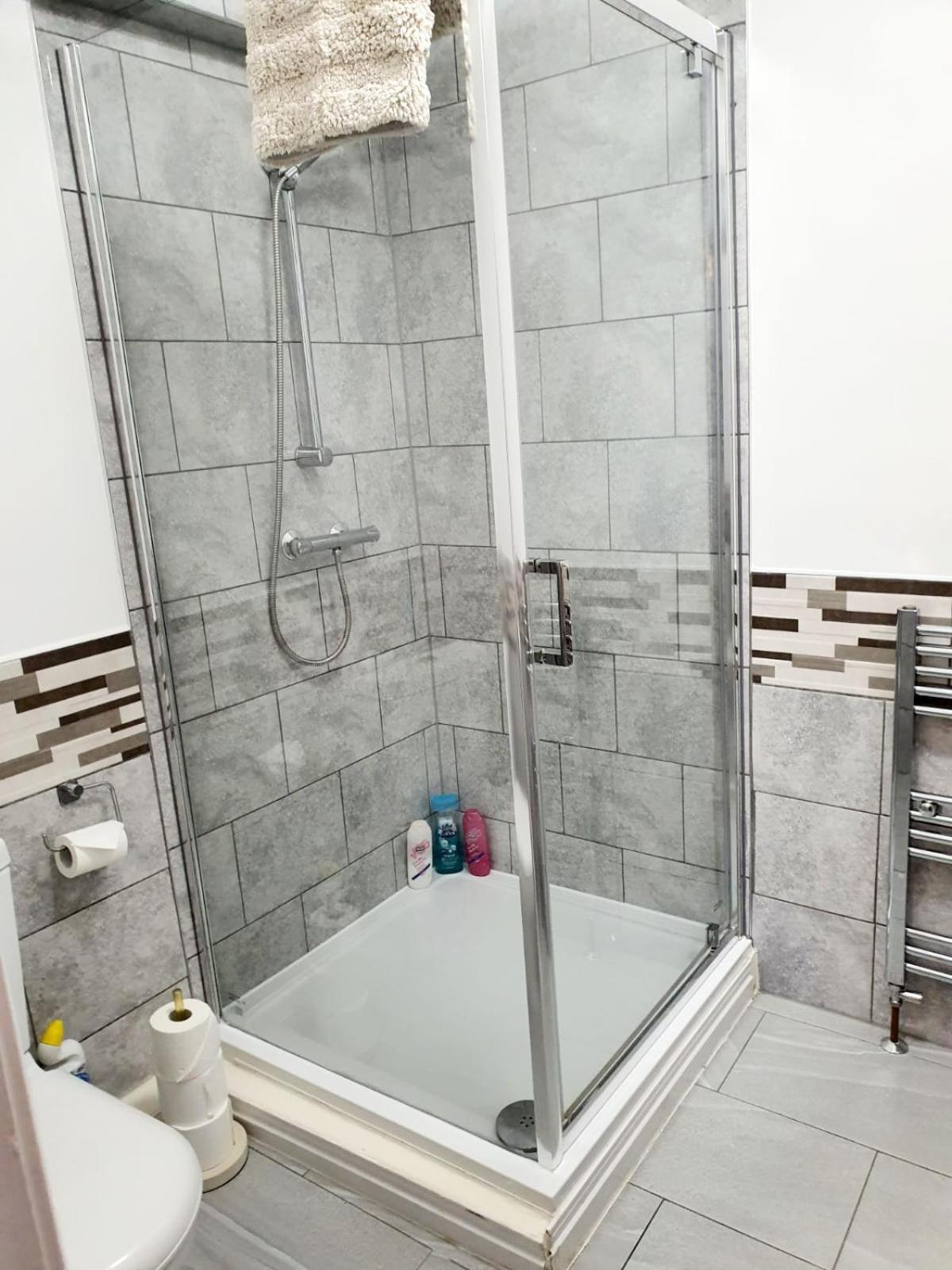 Cosy With Kitchenette And Private Bathroom - 15mins To London! * Londres