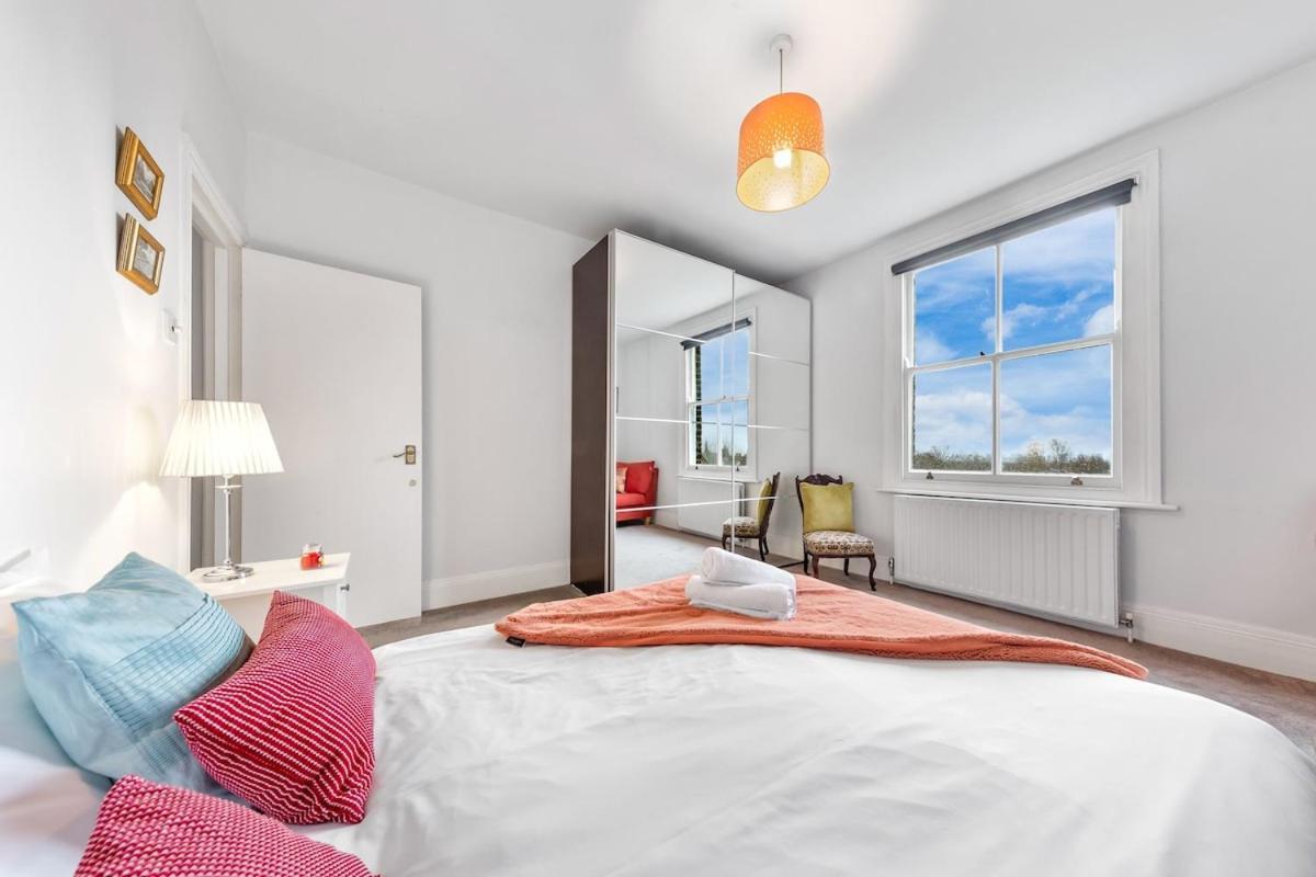 Lovely Split Level 2 Bedroom Flat In Nw Londres