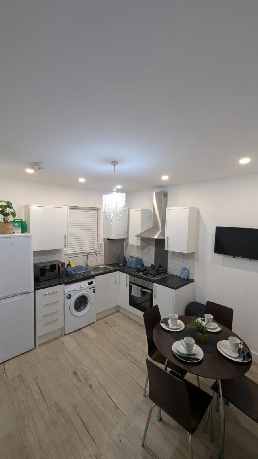 Delightful 2 Bed Ground Floor East By Rebby Sleeps 4 Near Canning Town Station Appartement Londres