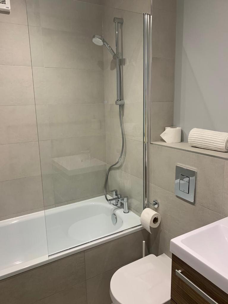 Victoria Park Two-bedroom By Novarooms Appartement *