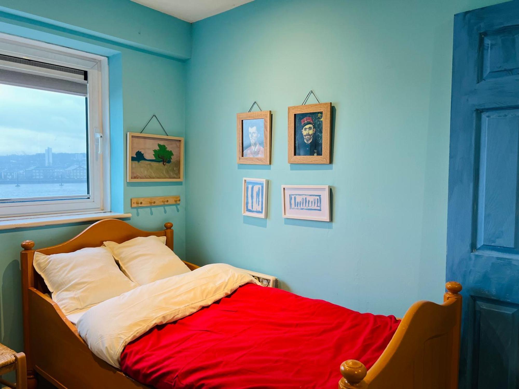 Stunning 2 Bed River View Gogh Experience Appartement
