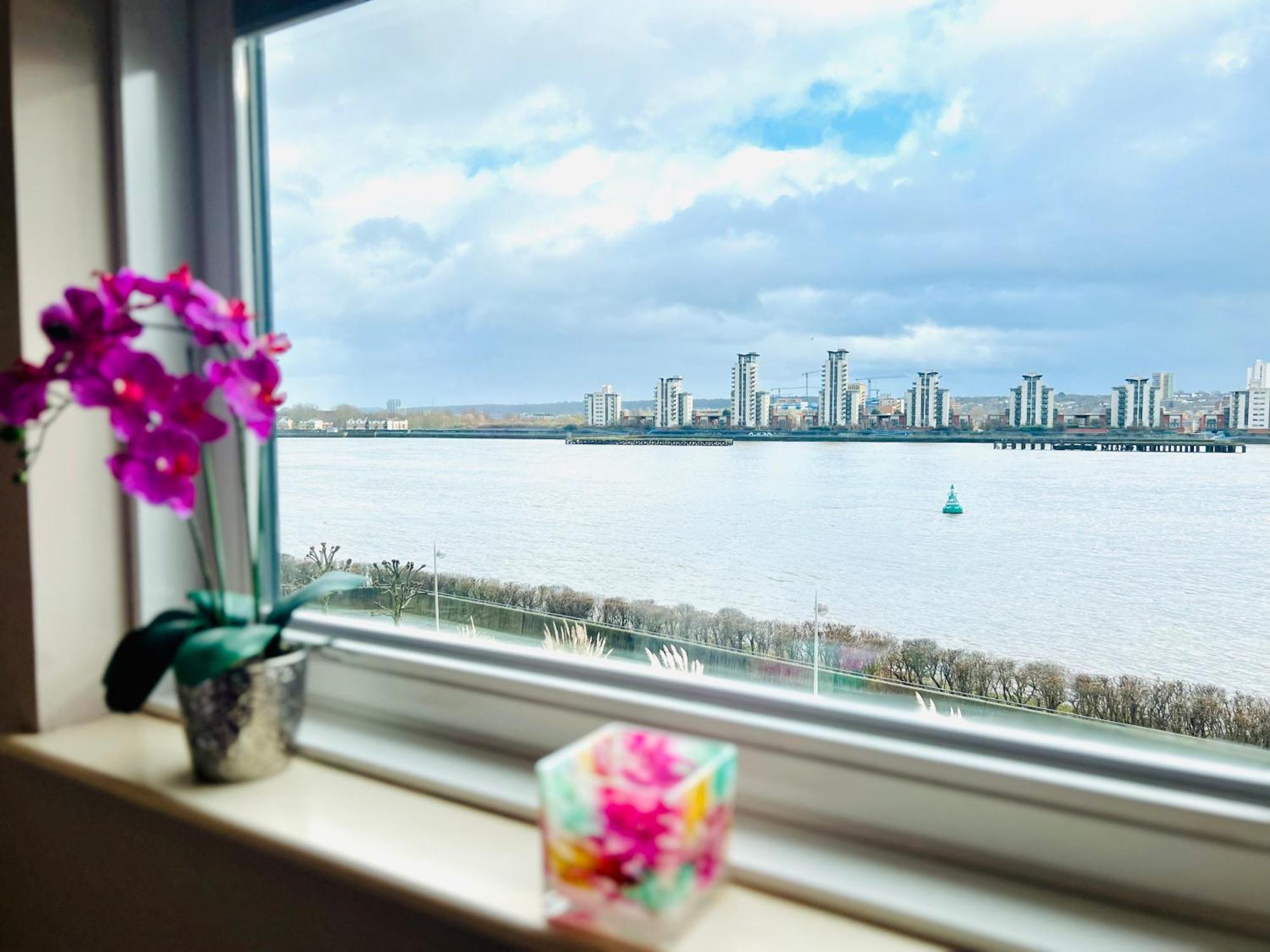 Appartement Stunning 2 Bed River View Gogh Experience *