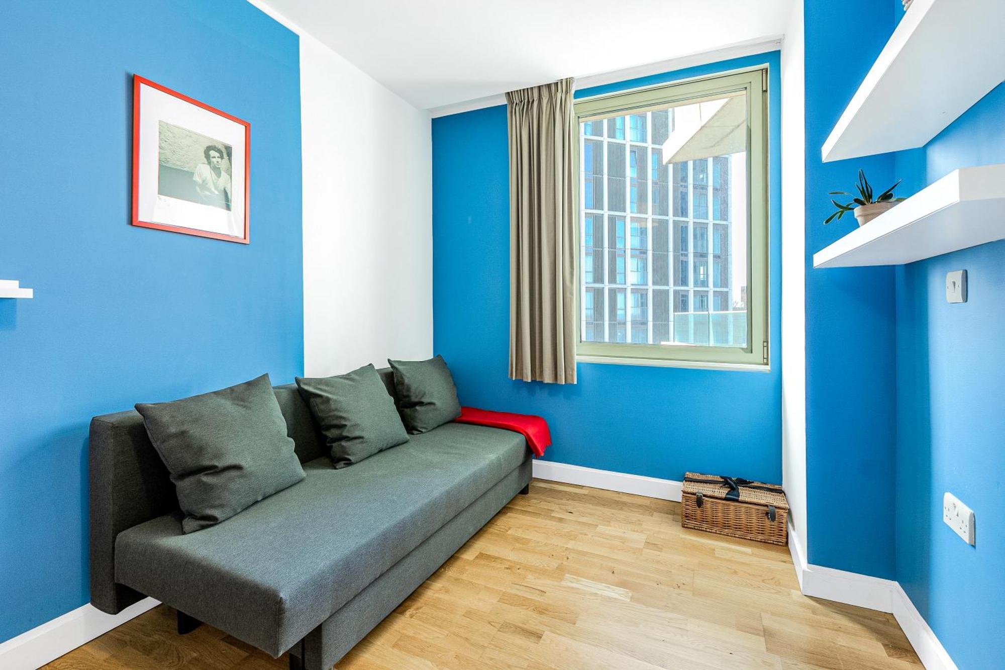 New Listing! 2br With Balcony In Stratford, 3min Dlr Appartement Londres