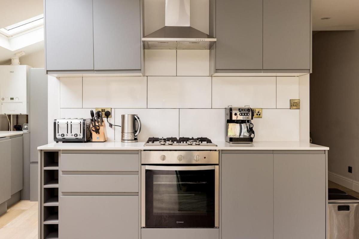 Hébergement de vacances Bright, Spotless Fulham With Private Garden *