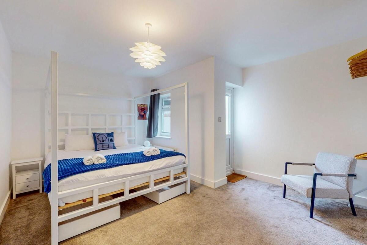Spacious & Comfortable 2br Close To Stratford Appartement *