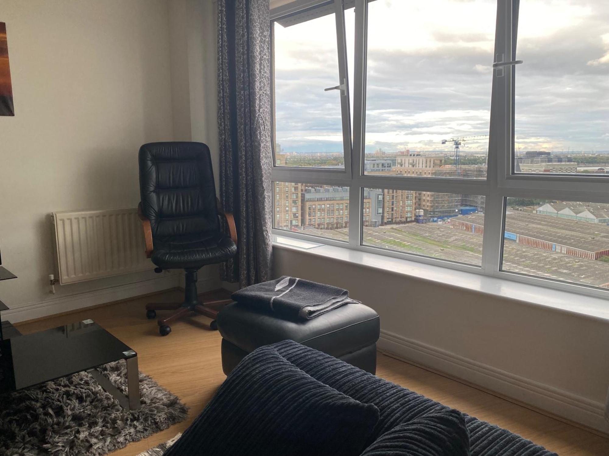 2 Bed Parking Balcony River View Apartamento *