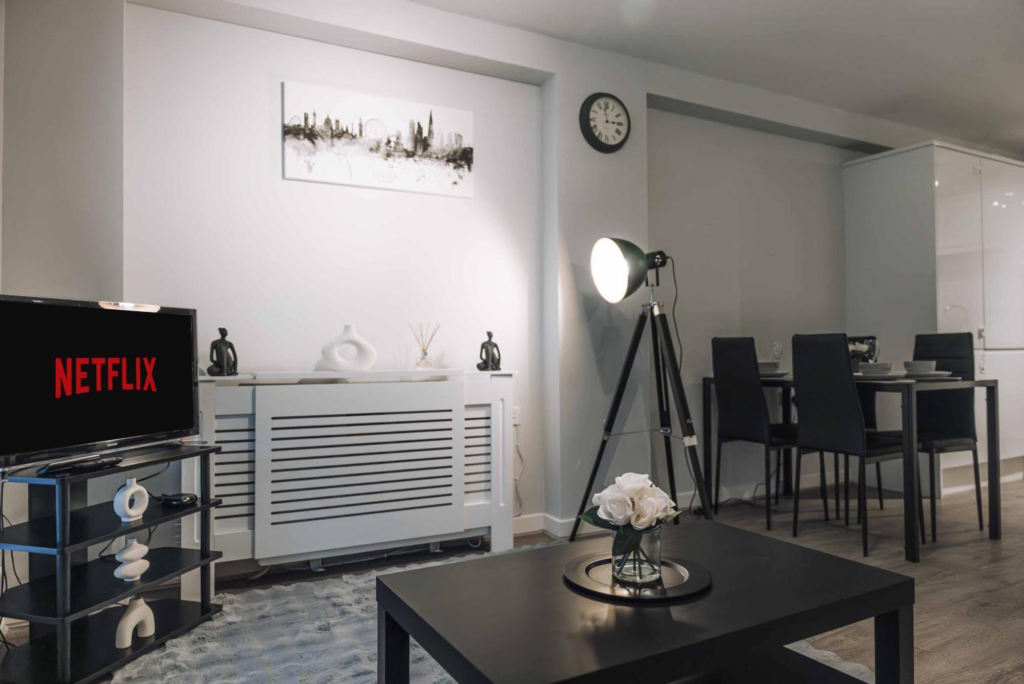 Executive 2 Bed Flat Near Stratford Station - Ideal For Corporate