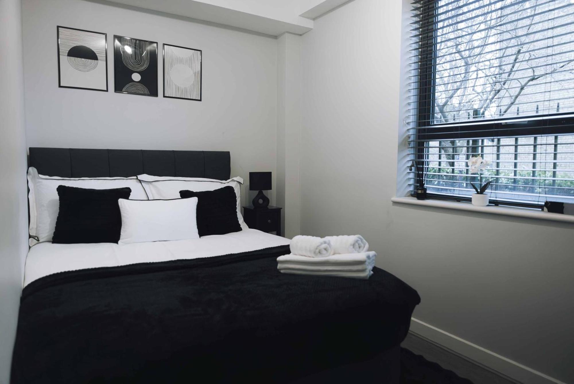 Executive 2 Bed Flat Near Stratford Station - Ideal For Corporate