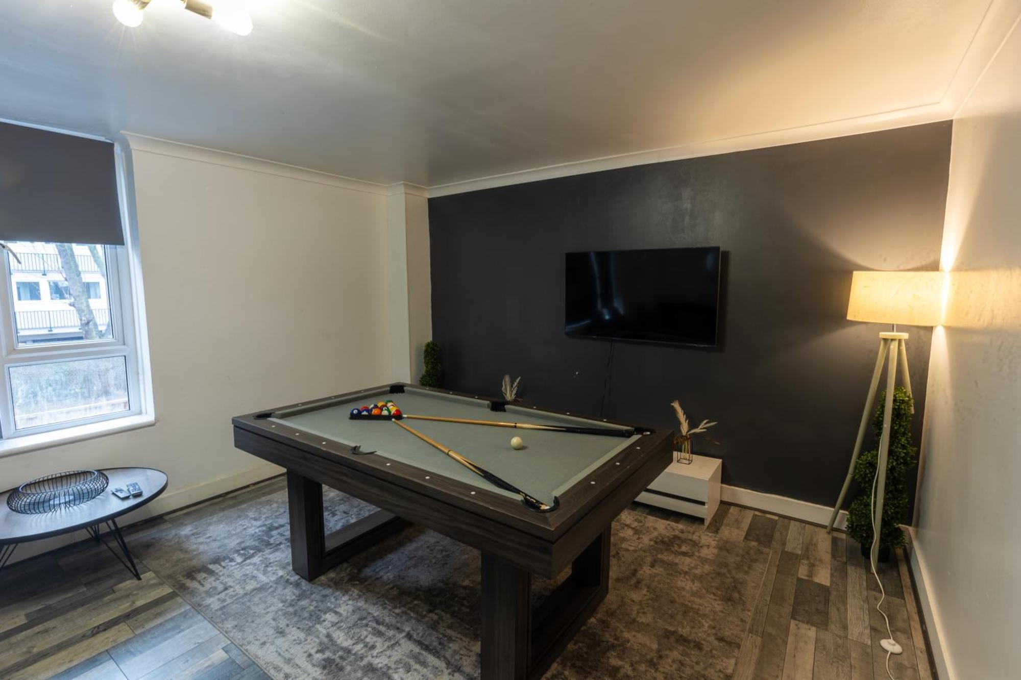 Housesleep14-freep-garden-bbq-patio-pooltable Hébergement de vacances Londres