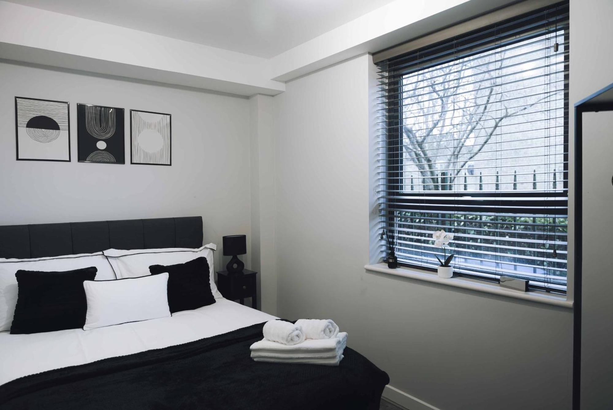 Executive 2 Bed Flat Near Stratford Station - Ideal For Corporate