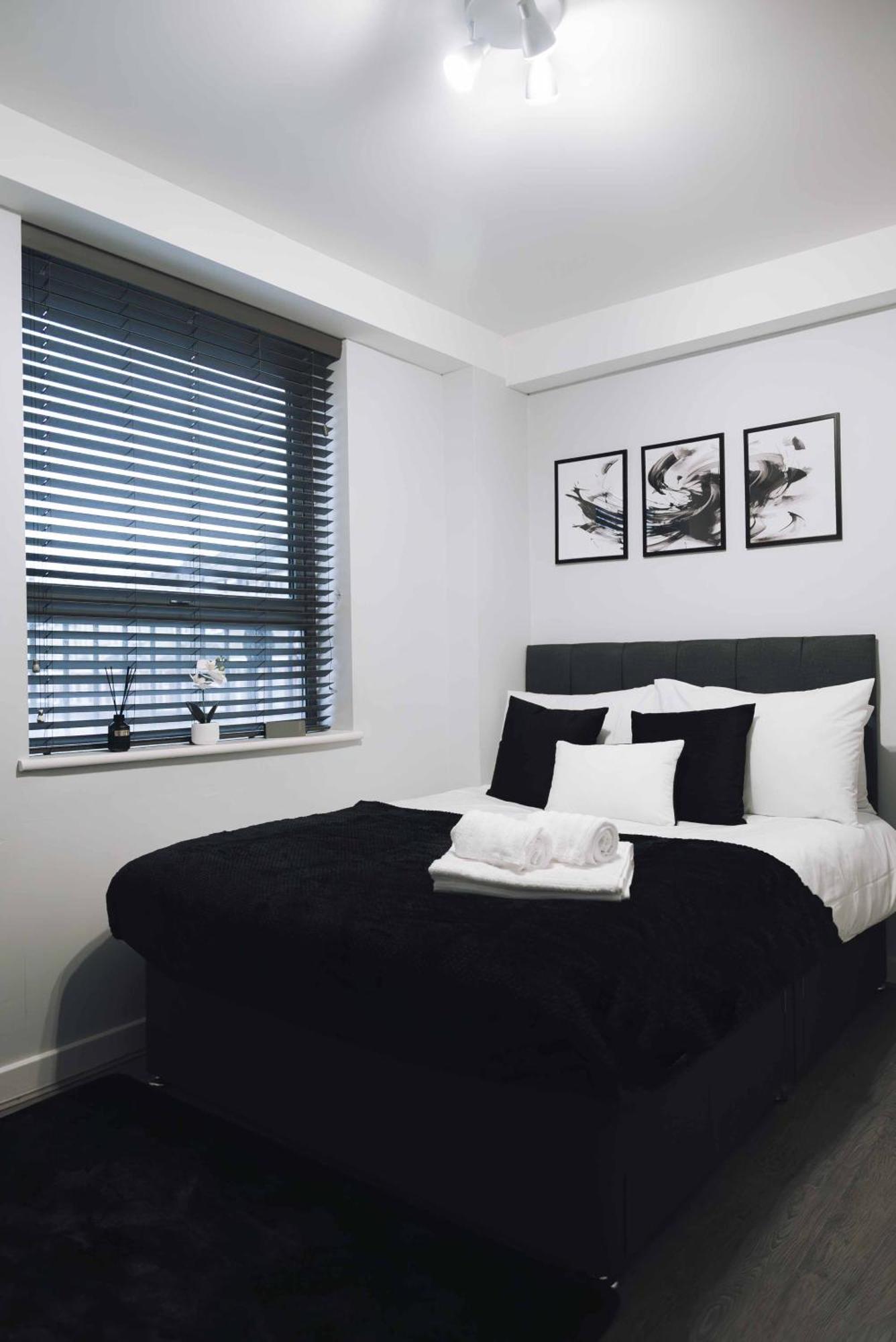 Executive 2 Bed Flat Near Stratford Station - Ideal For Corporate *