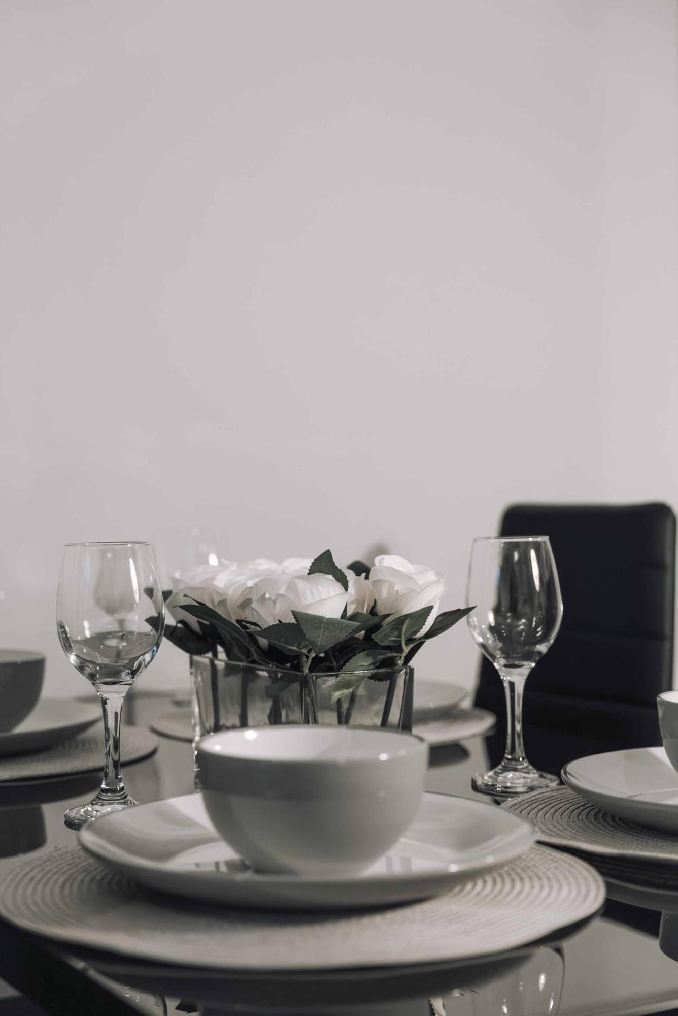 Executive 2 Bed Flat Near Stratford Station - Ideal For Corporate Apartment