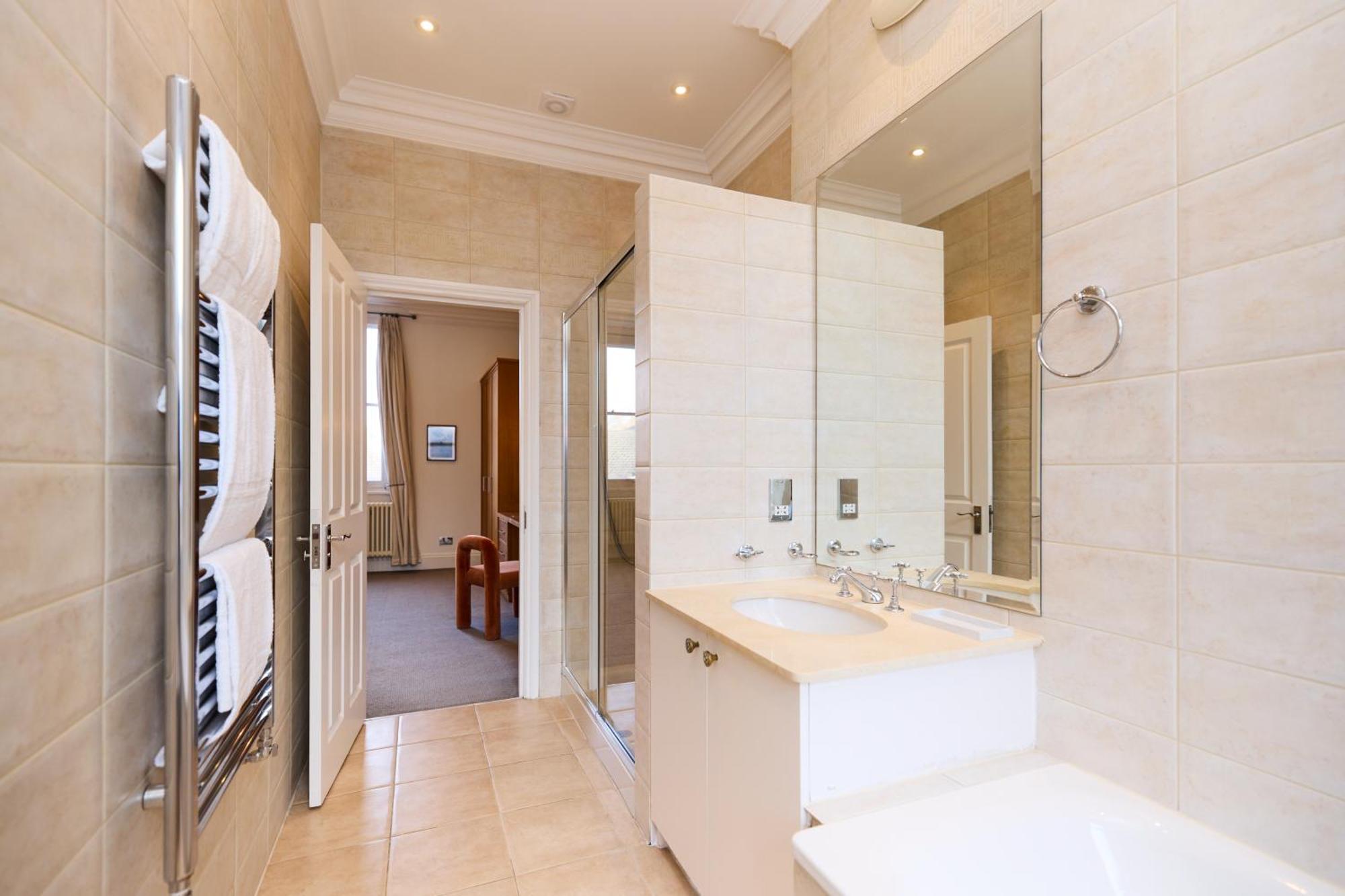 The Hampstead Getaway - Charming 5bdr With Conservatory Appartement