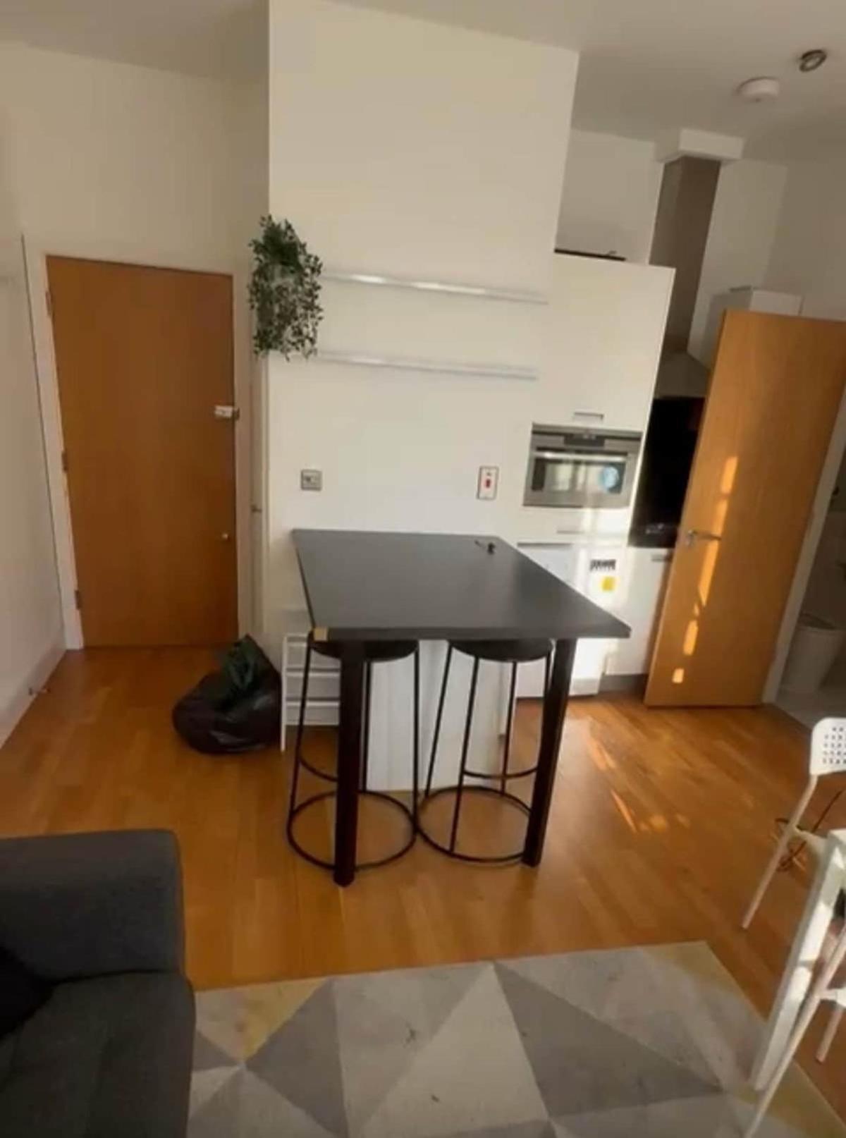 Appartement Lovely High Street 30 Seconds From Station Londres