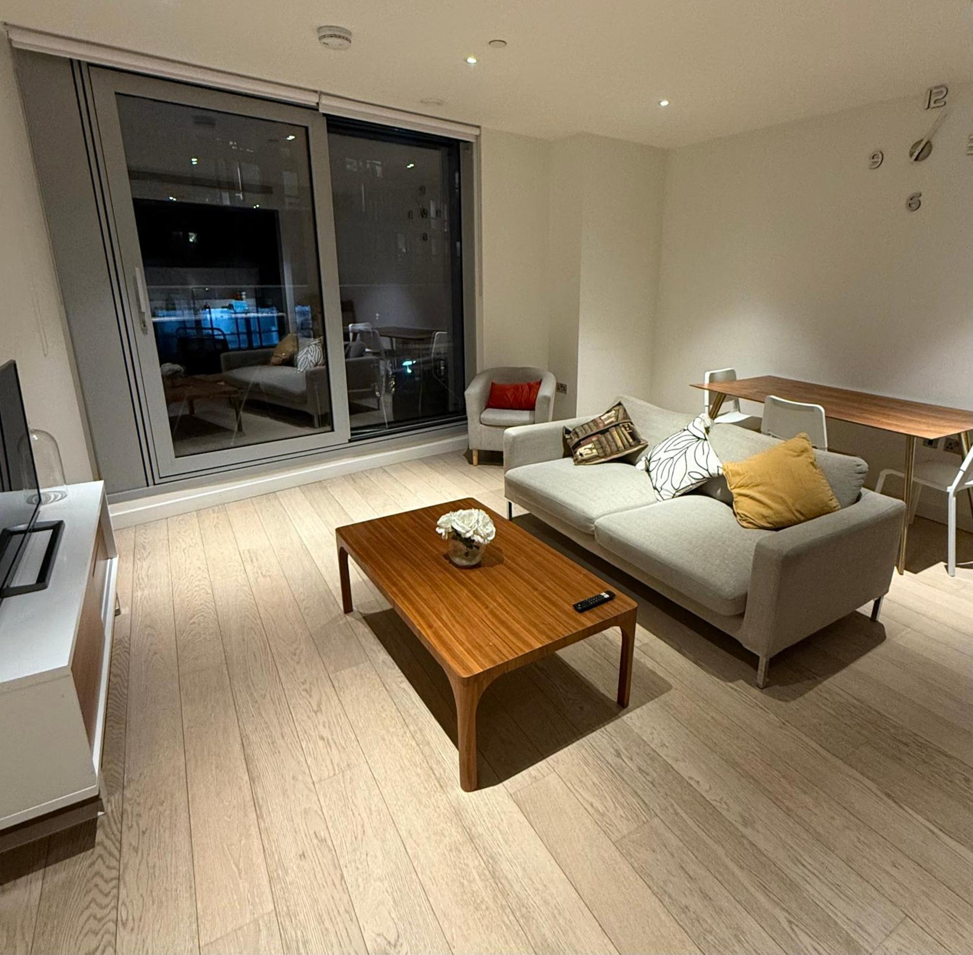 Luxury Modern 2 Bed Flat With Balcony And View - Canary Wharf Center Appartement