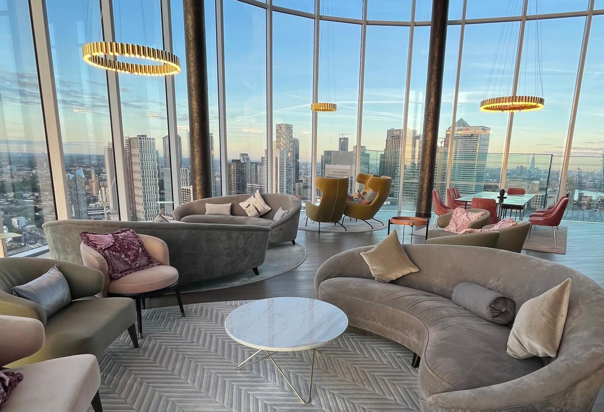 Luxury Modern 2 Bed Flat With Balcony And View - Canary Wharf Center * Londen