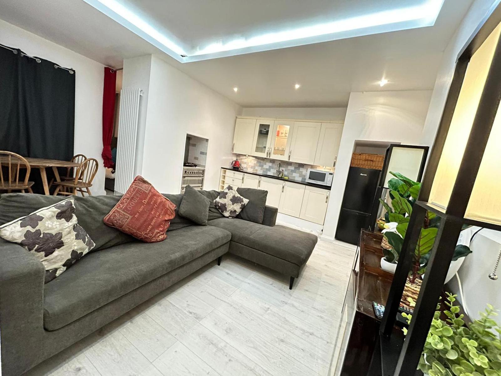 2 Bedroom Flat Wembley Appartement