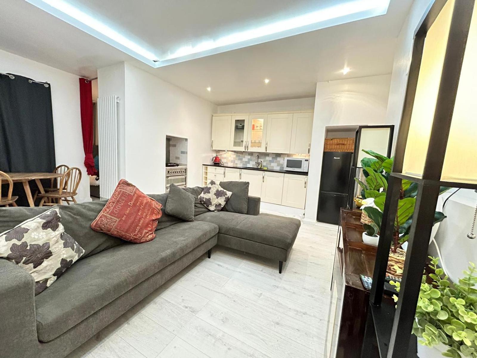 2 Bedroom Flat Wembley *