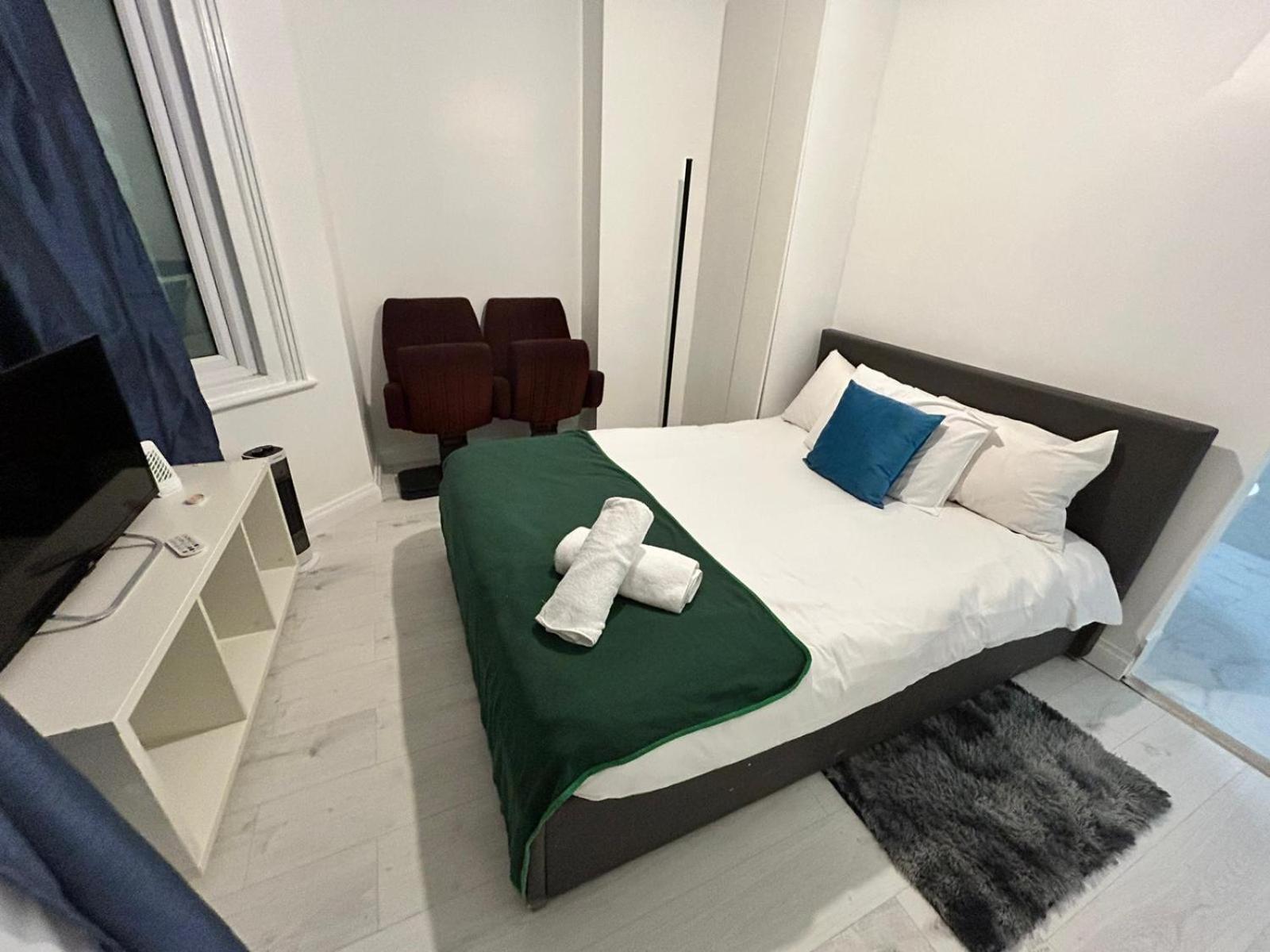 2 Bedroom Flat Wembley Londres