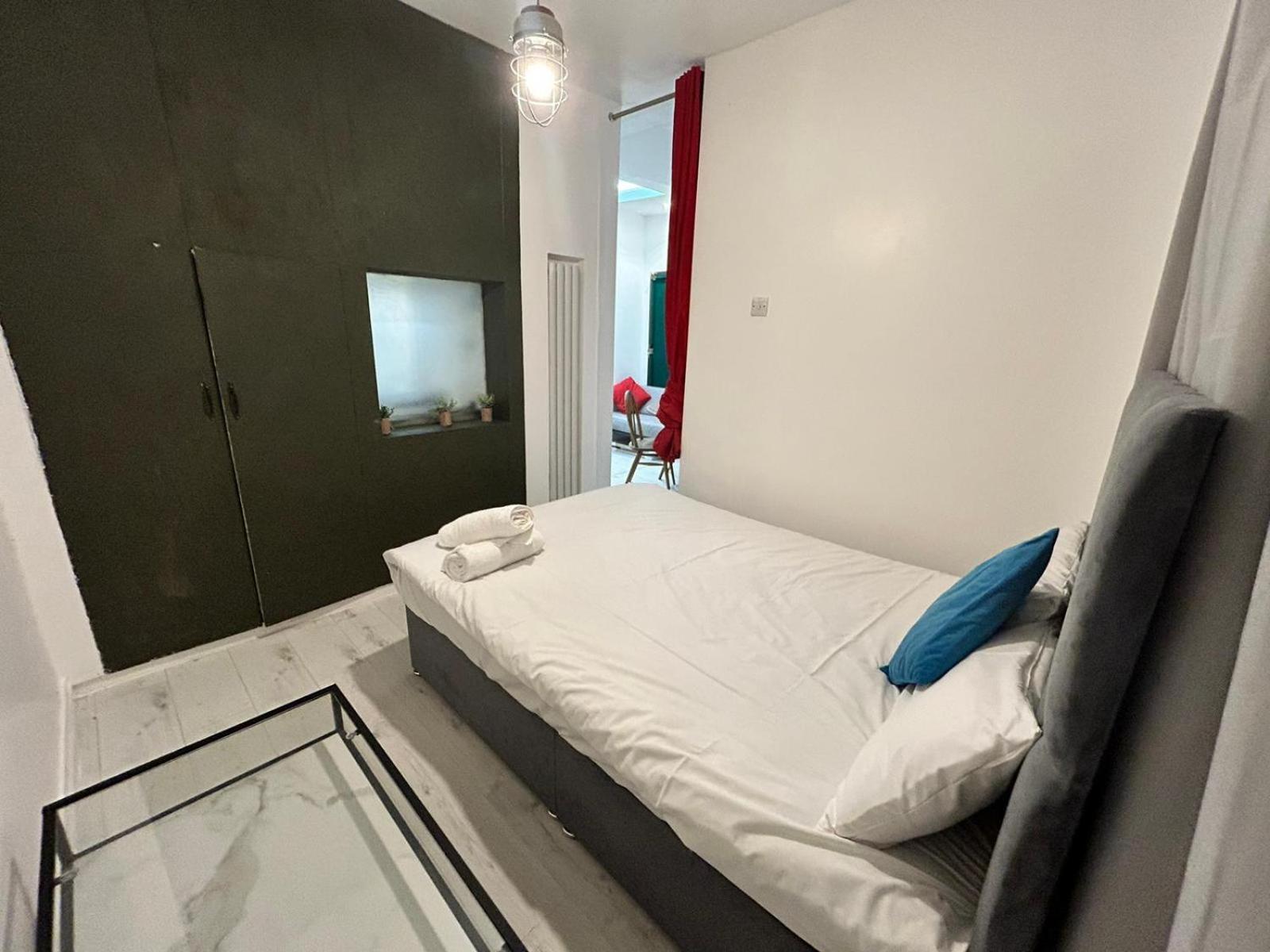 2 Bedroom Flat Wembley * Londres