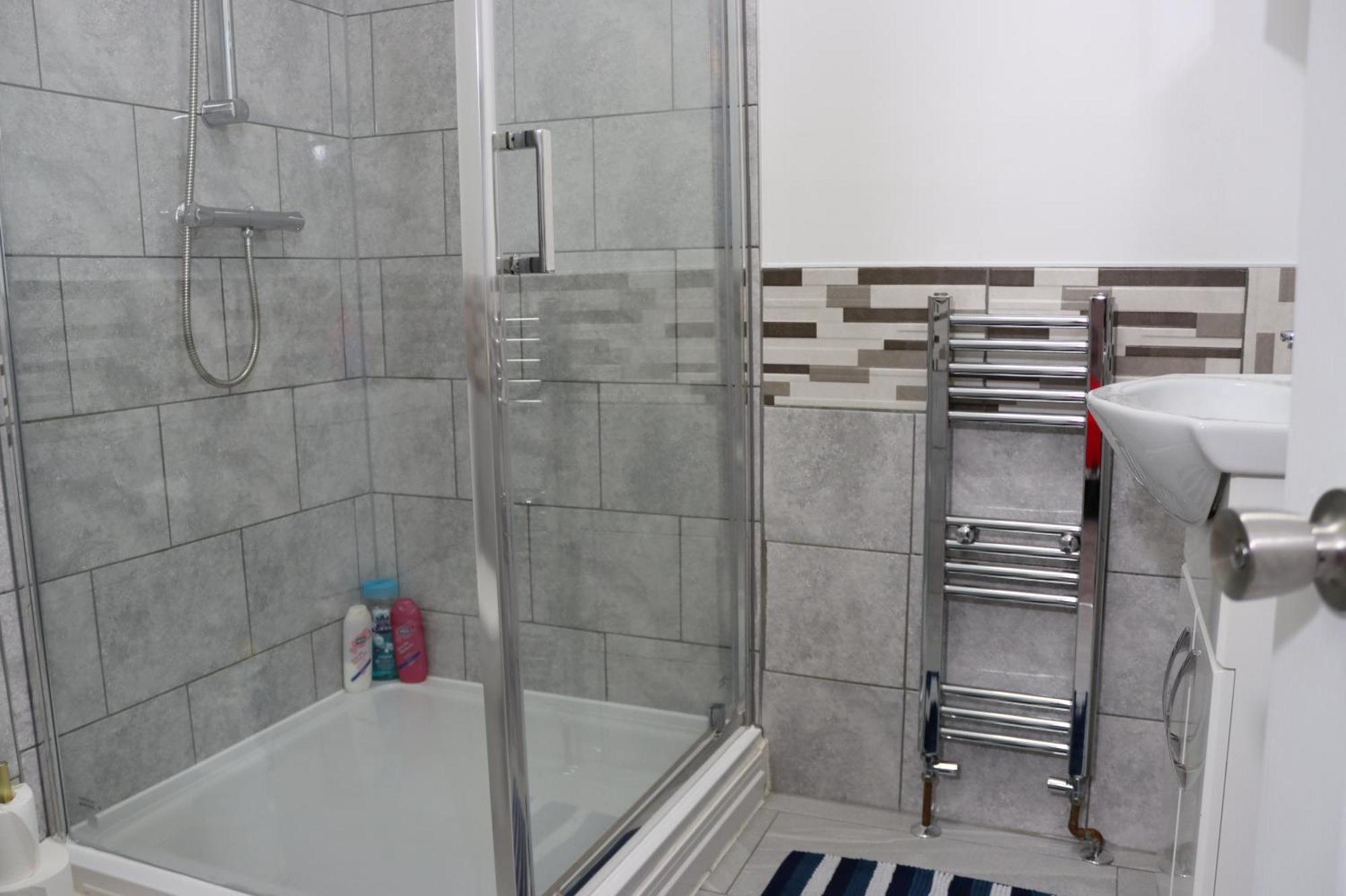 Cosy With Kitchenette And Private Bathroom - 15mins To London! * Londres