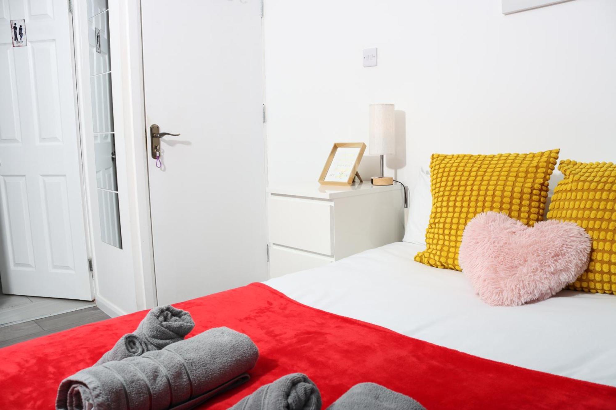 Cosy With Kitchenette And Private Bathroom - 15mins To London! Apartamento Londres