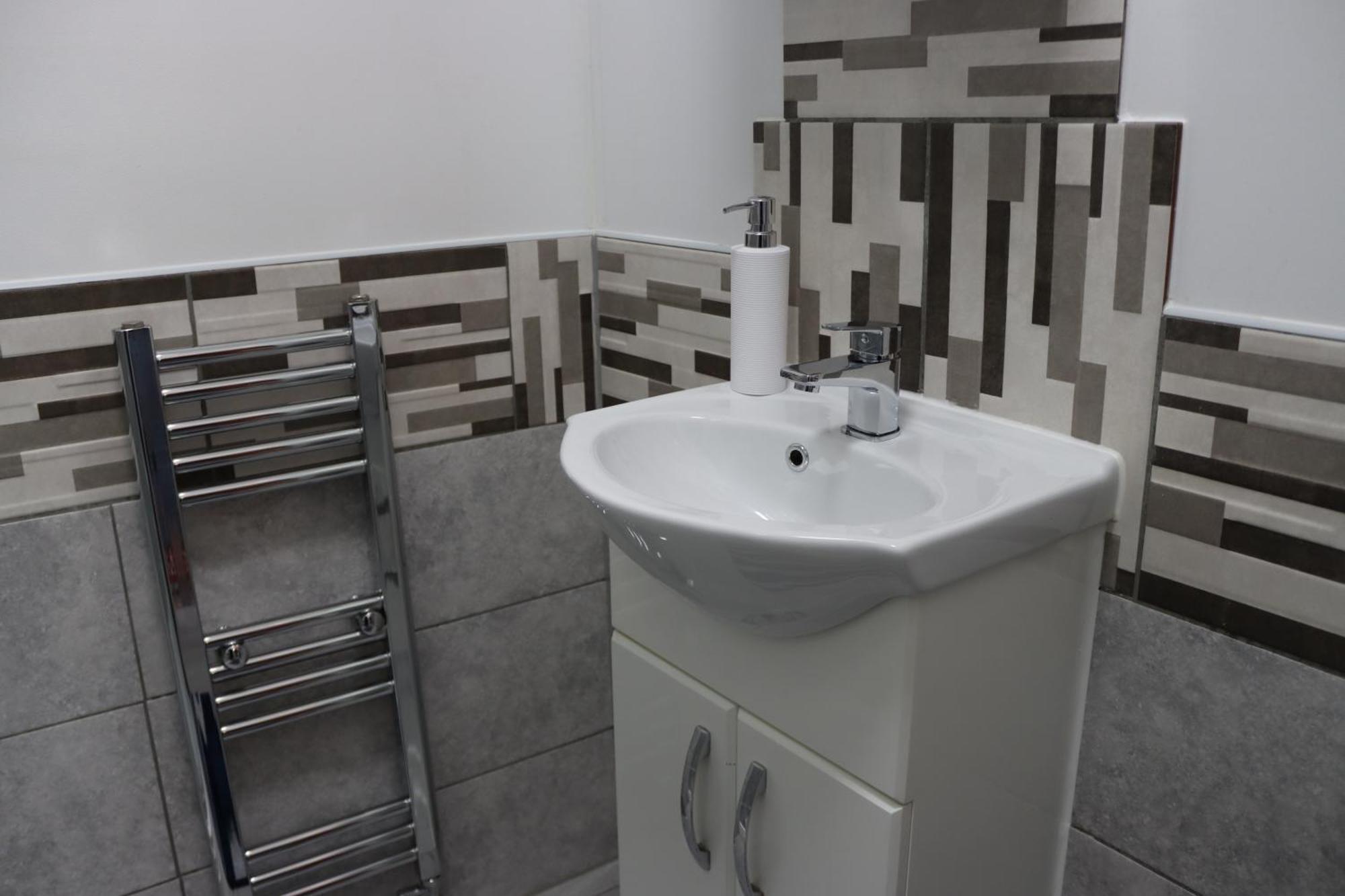 Cosy With Kitchenette And Private Bathroom - 15mins To London! *