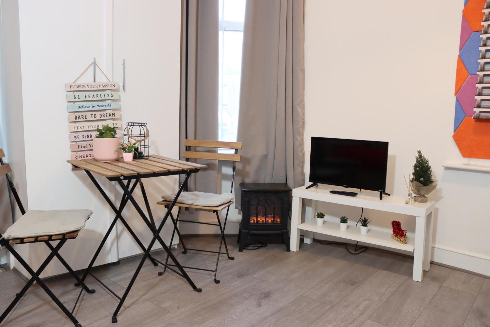 Apartamento Cosy With Kitchenette And Private Bathroom - 15mins To London! Londres