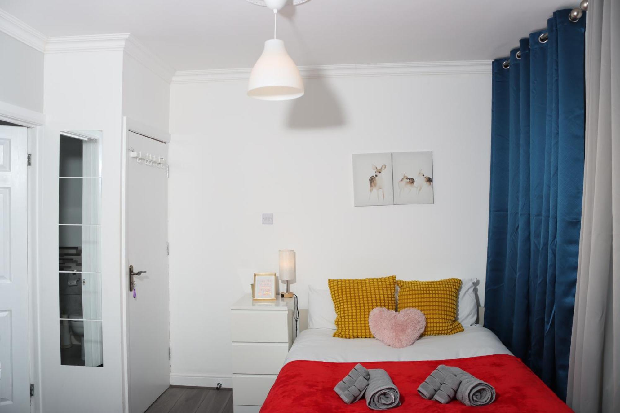 Apartamento Cosy With Kitchenette And Private Bathroom - 15mins To London! Londres