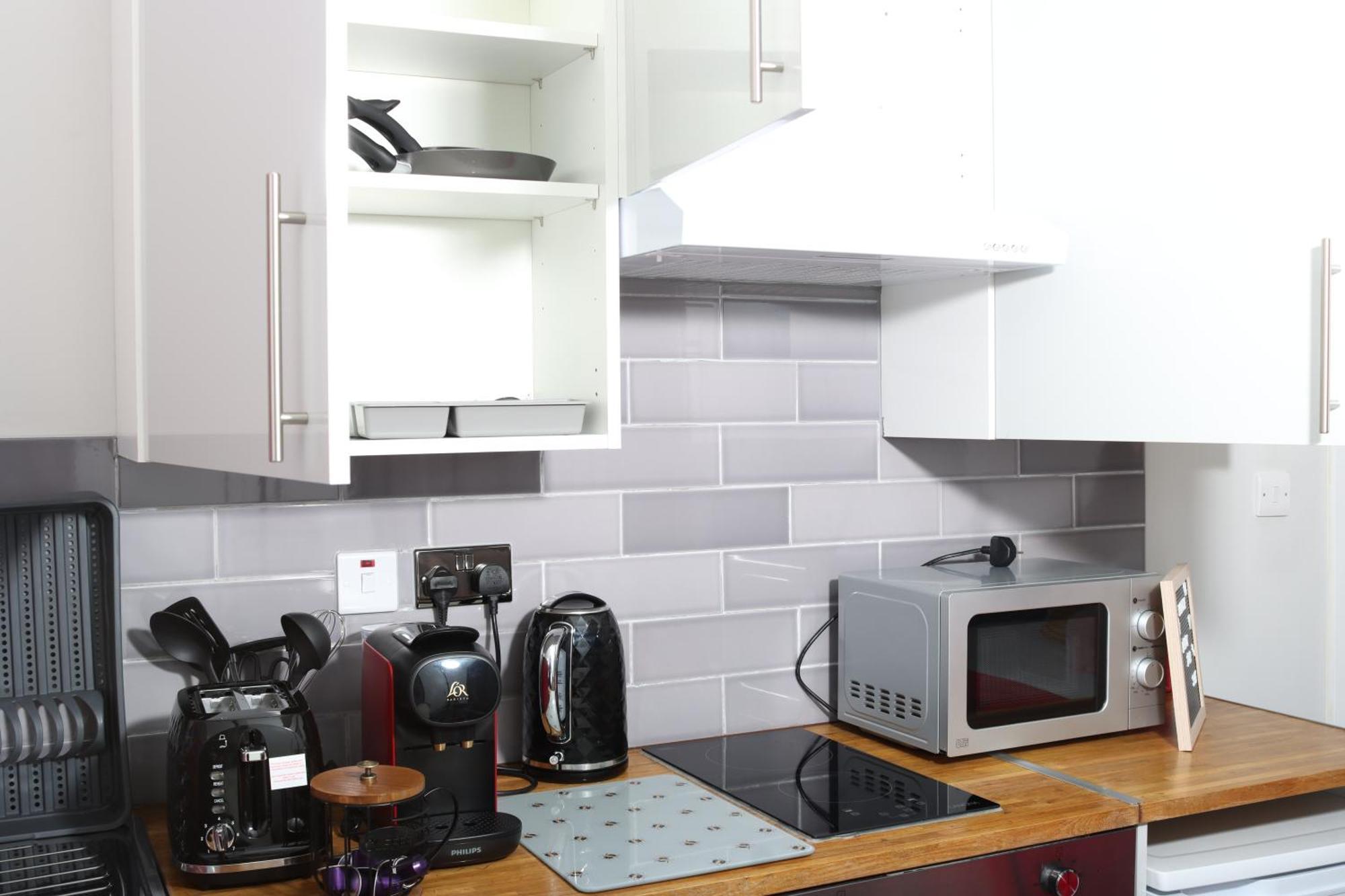 Cosy With Kitchenette And Private Bathroom - 15mins To London! *