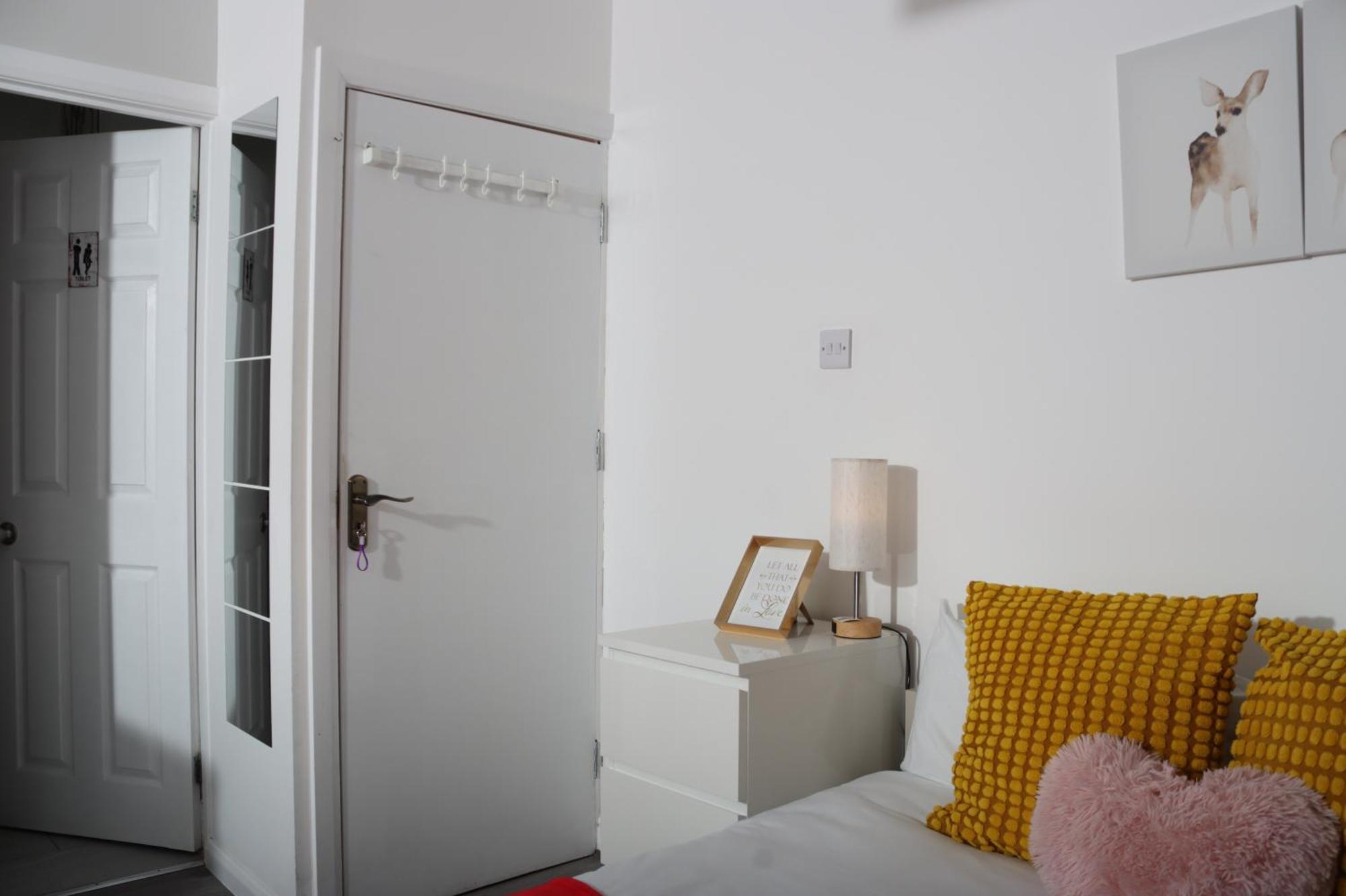 Cosy With Kitchenette And Private Bathroom - 15mins To London! Londres