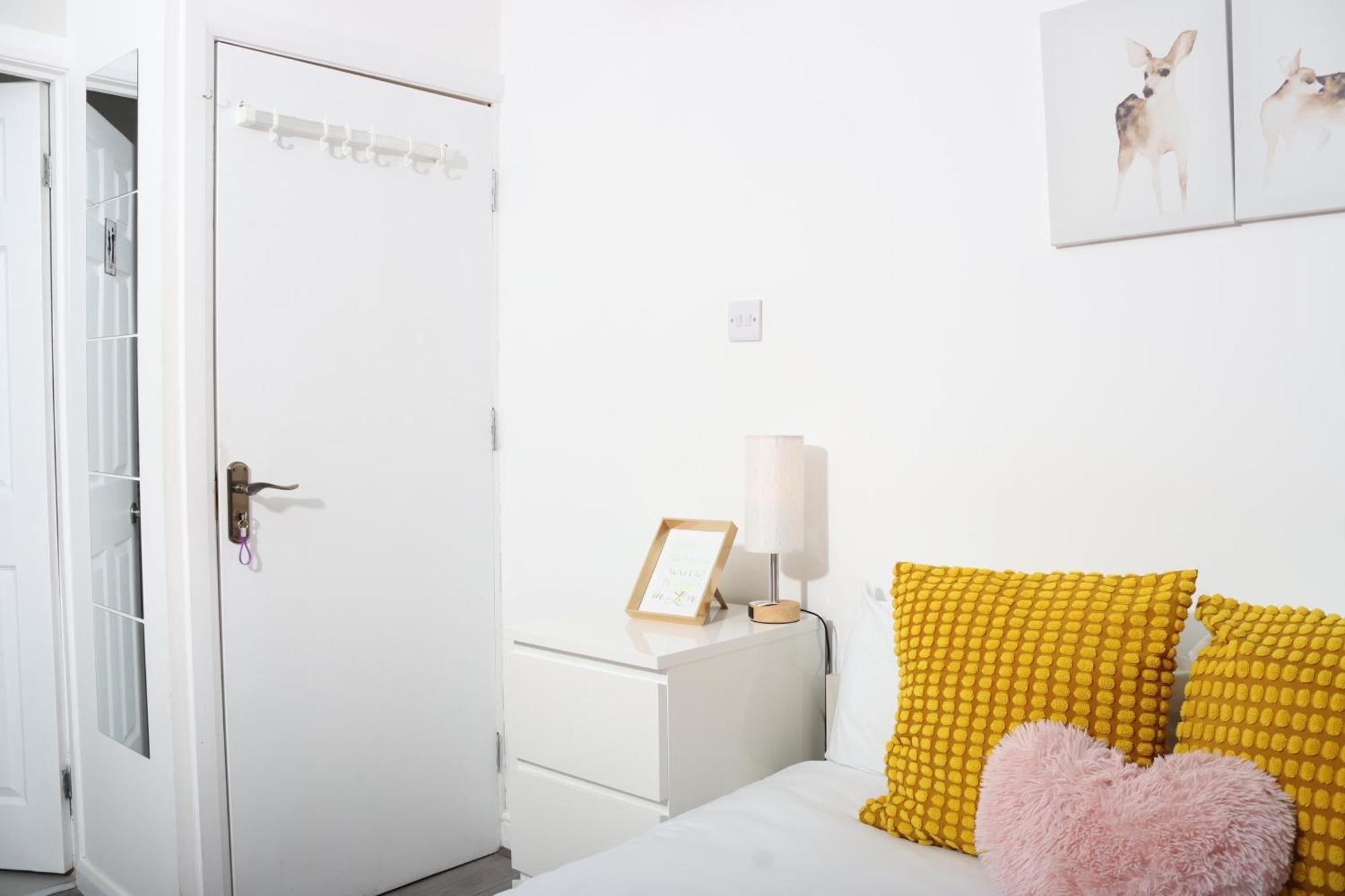 Cosy With Kitchenette And Private Bathroom - 15mins To London! Apartamento