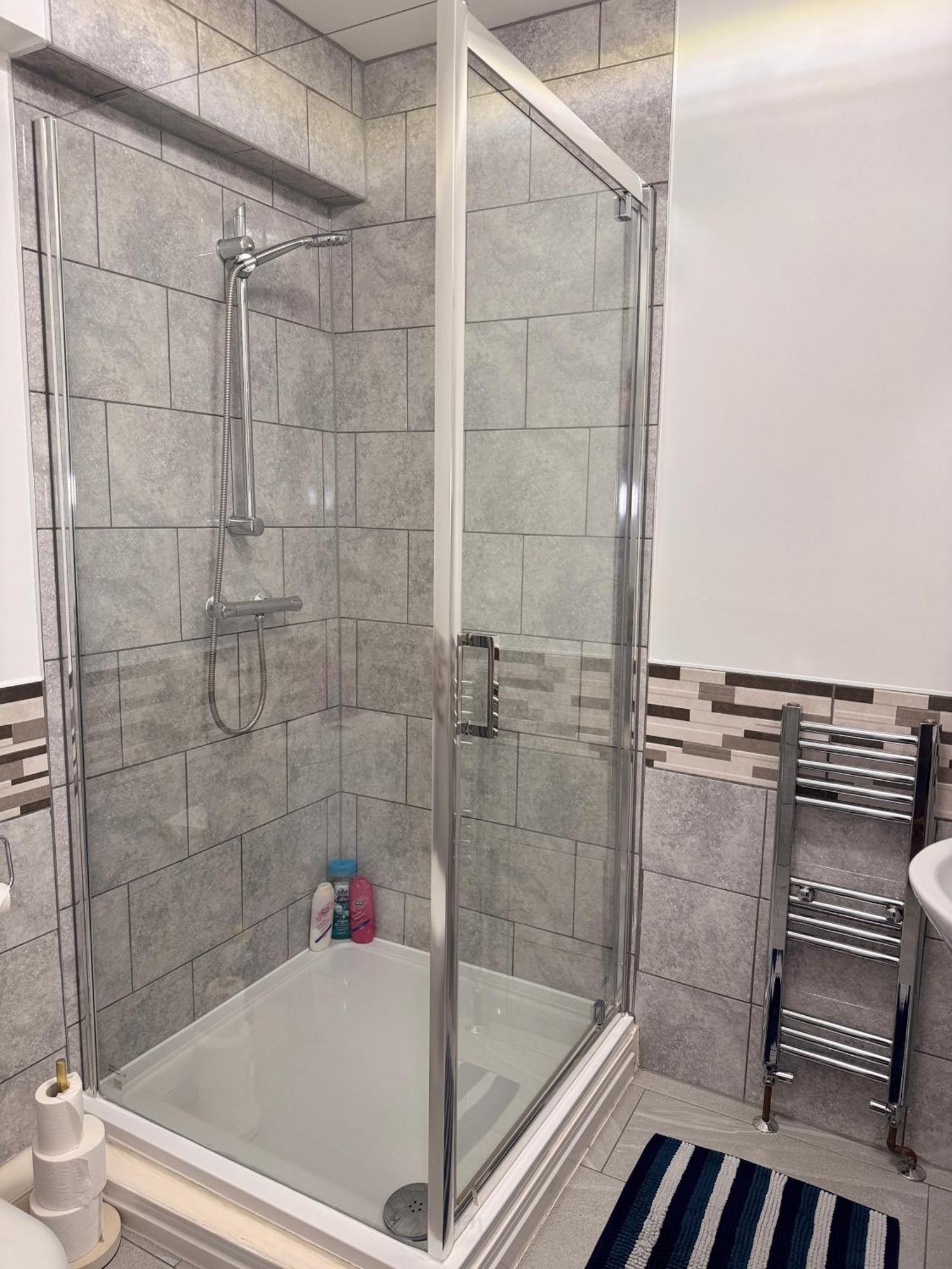 Cosy With Kitchenette And Private Bathroom - 15mins To London! Apartamento *