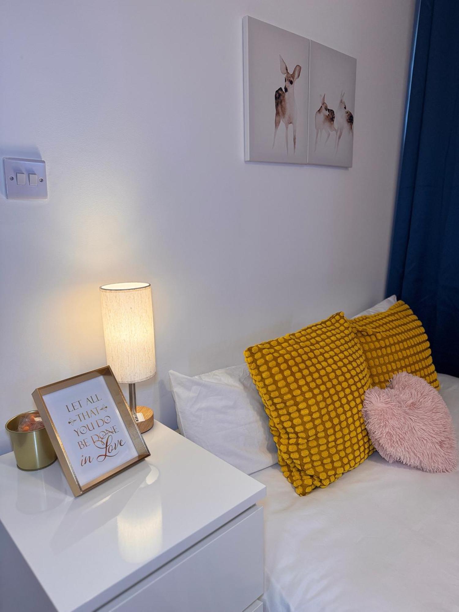 Cosy With Kitchenette And Private Bathroom - 15mins To London! * Londres