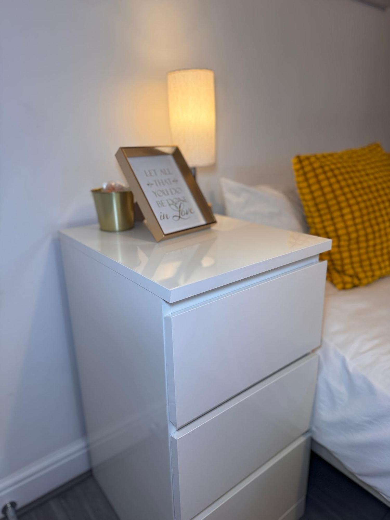 Cosy With Kitchenette And Private Bathroom - 15mins To London!