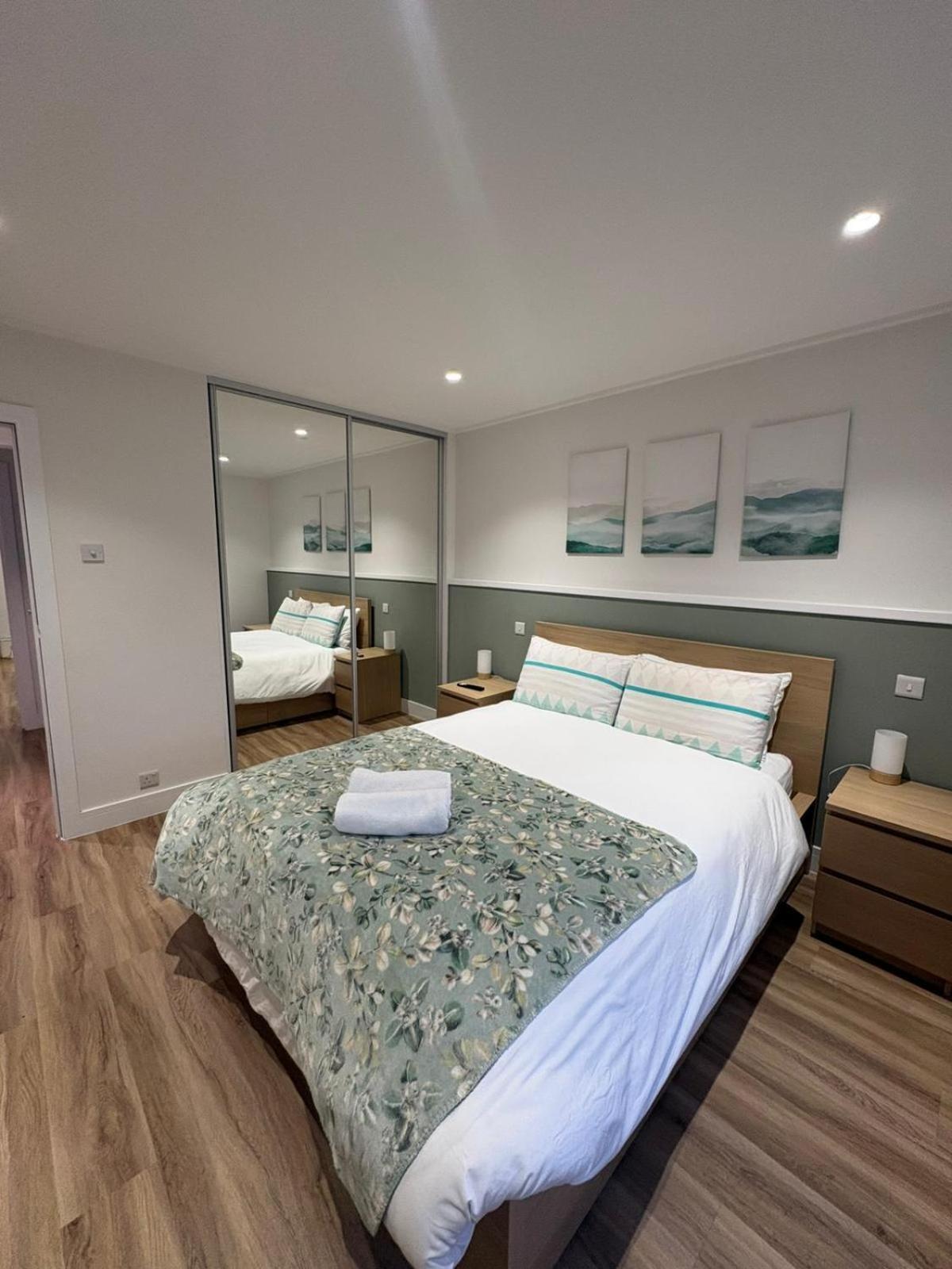 Stylish 2 Bedroom In North Finchley Apartment *