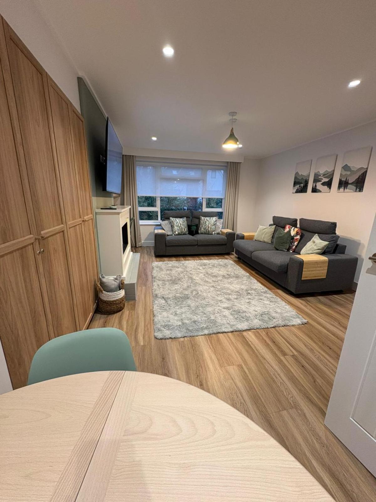 Stylish 2 Bedroom In North Finchley Apartment