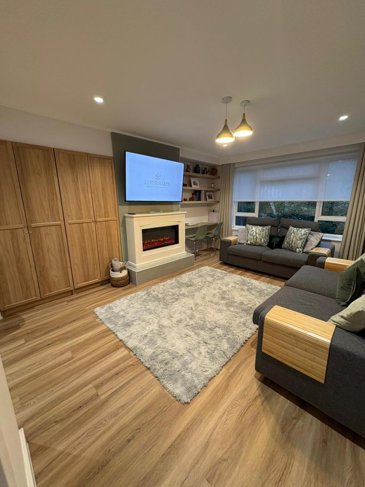 Stylish 2 Bedroom In North Finchley Apartment *