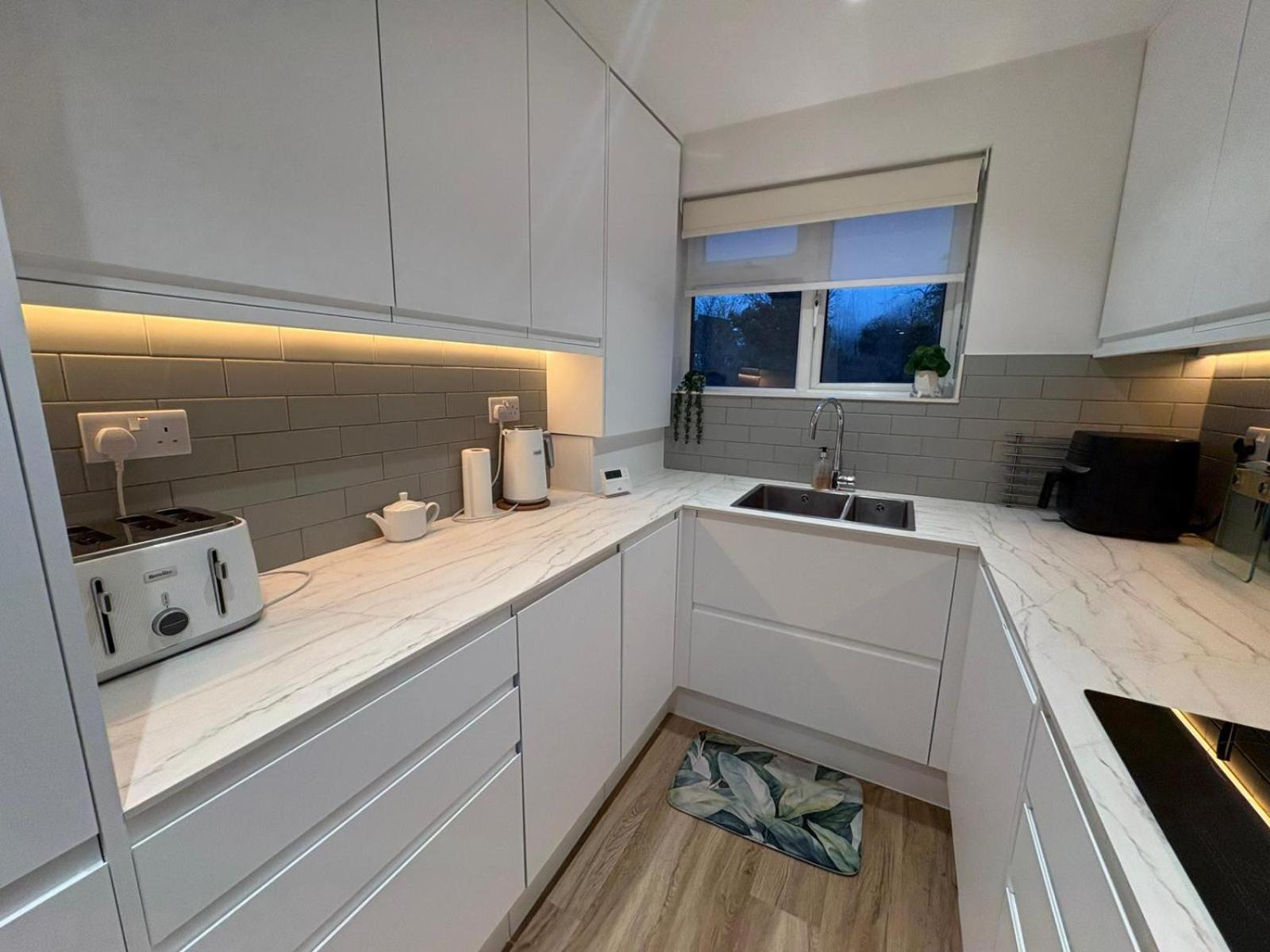 Stylish 2 Bedroom In North Finchley Appartement *