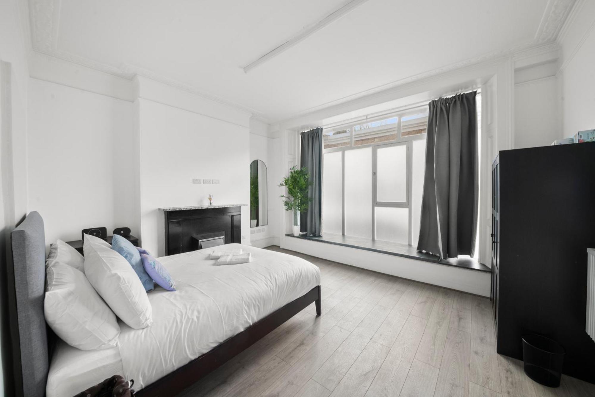 Sg, Duplex Knightsbridge By Harrods *