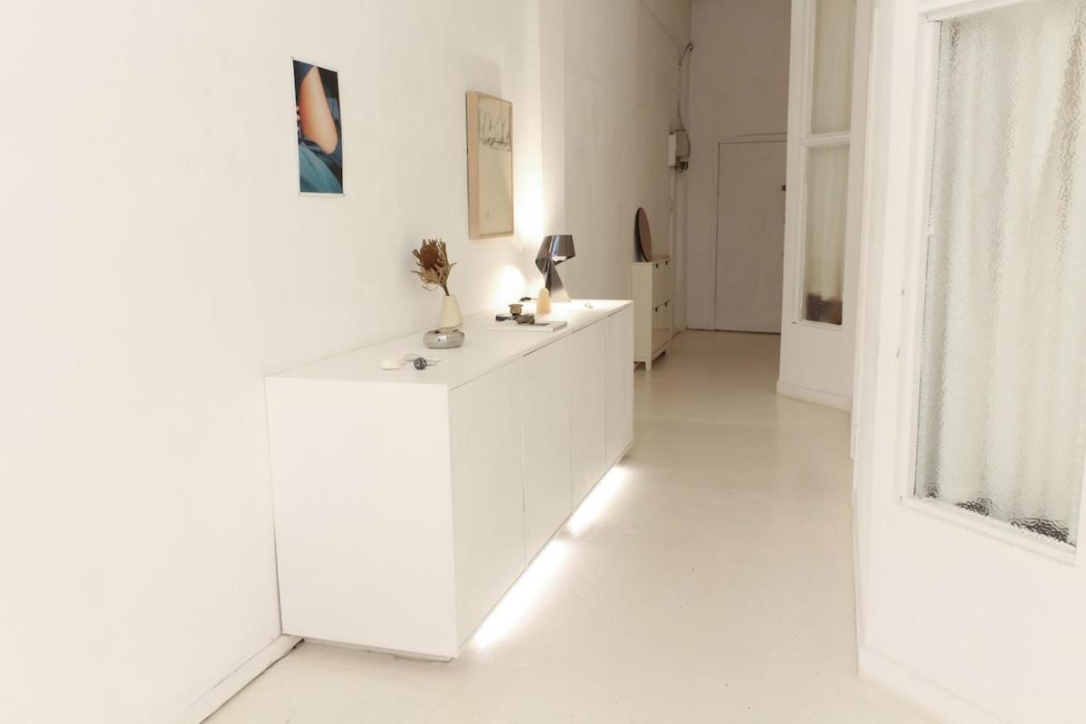 Bright & Spacious 2br Flat, Great Transport Links Appartement