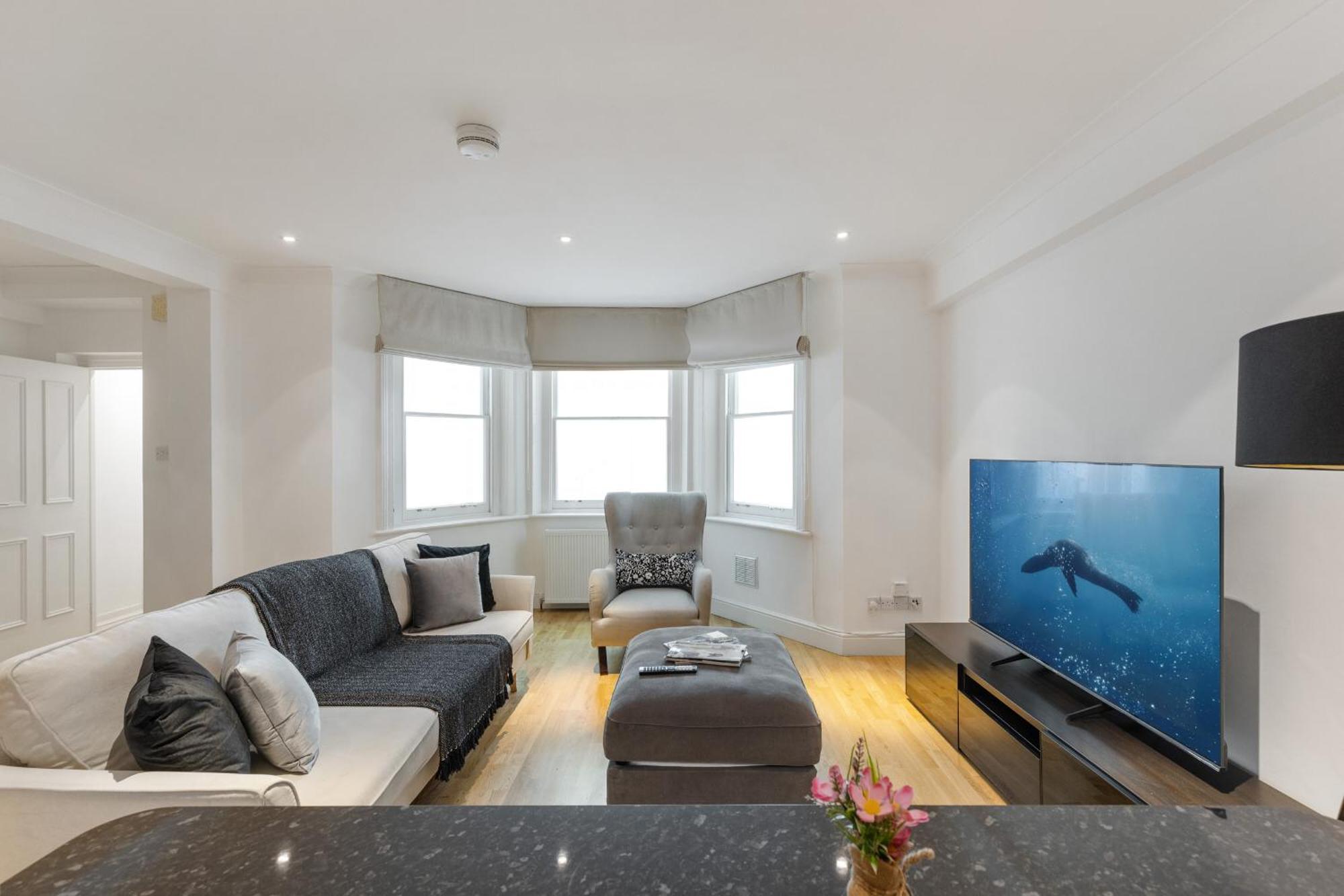 Heavenly Stays, Knightsbridge, Elegant 2-bd Escape