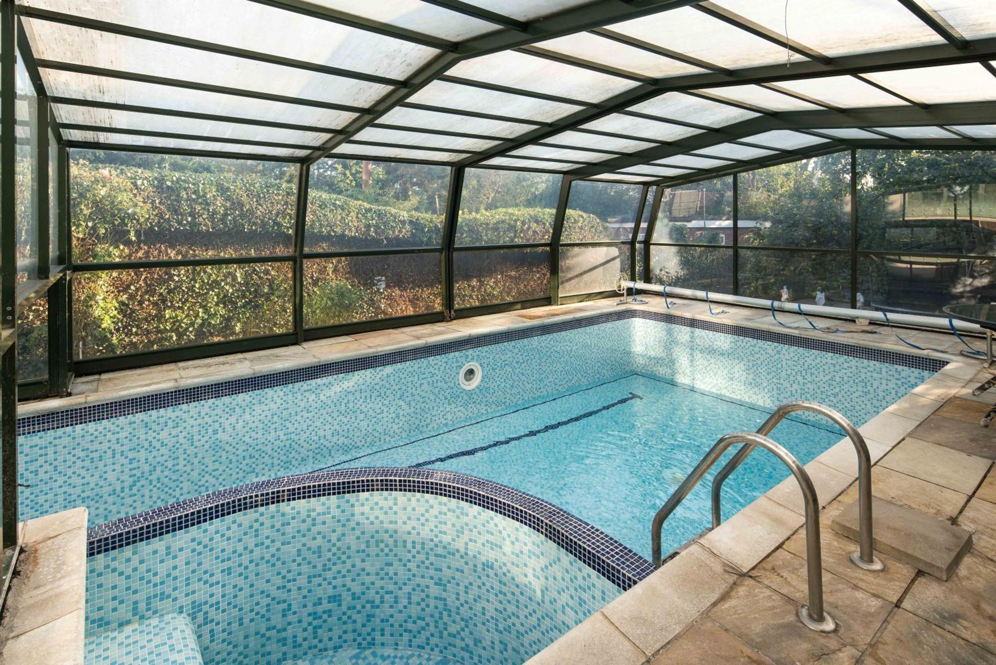 Luxury Pool House With Free Parking - Unico Residences Hébergement de vacances