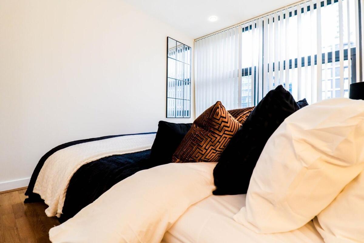 Stunning Canary Wharf Flat-5 Mins From Tube Station Apartment London